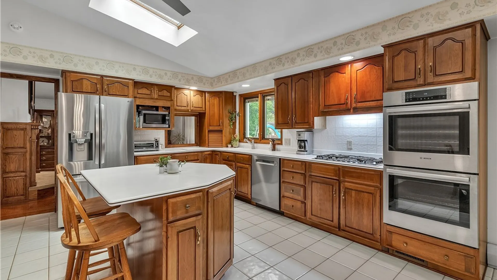 Property at 84 Carriage Cir, Amherst, NY 14221 8