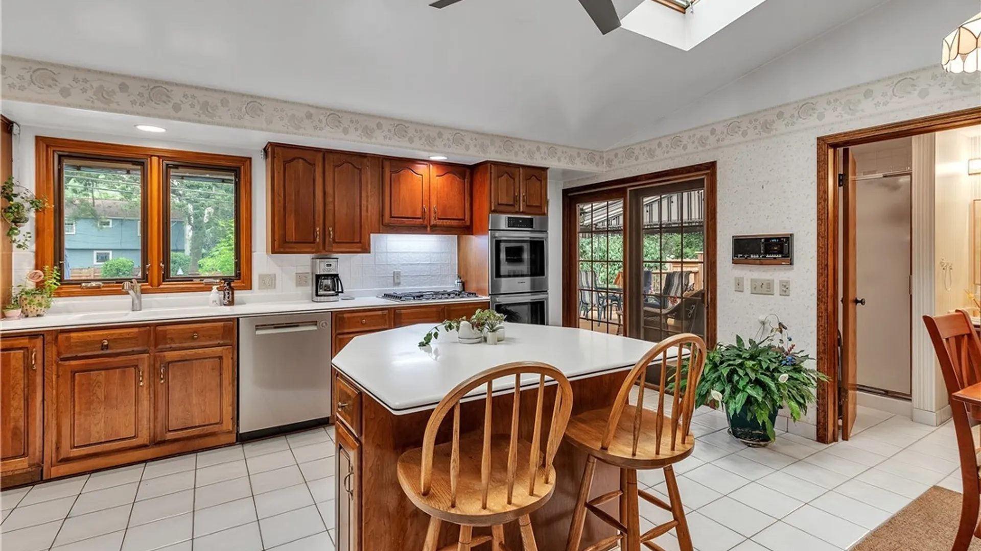 Property at 84 Carriage Cir, Amherst, NY 14221 9