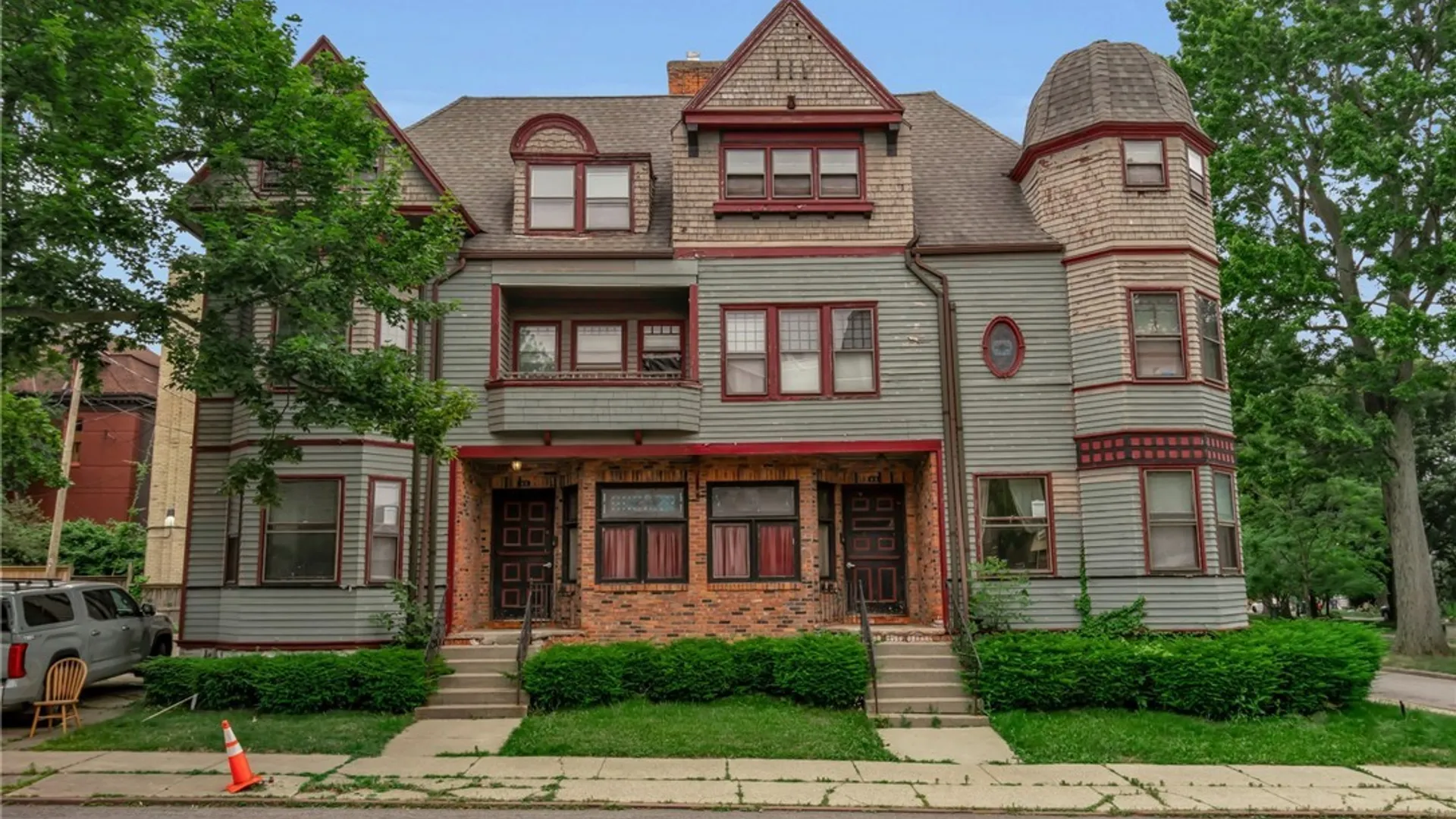Property at 63 & 65 Arlington Park, Buffalo, NY 14201 2