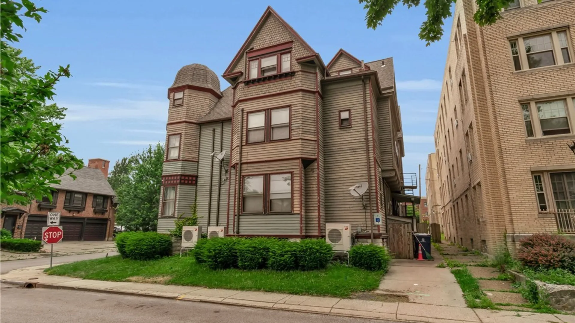 Property at 63 & 65 Arlington Park, Buffalo, NY 14201 3