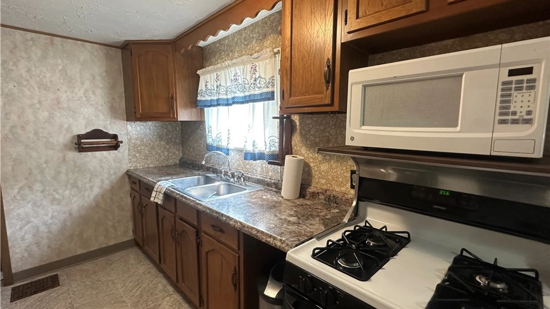 Property at 420 W Elm Street, Oneida, NY 13421 7