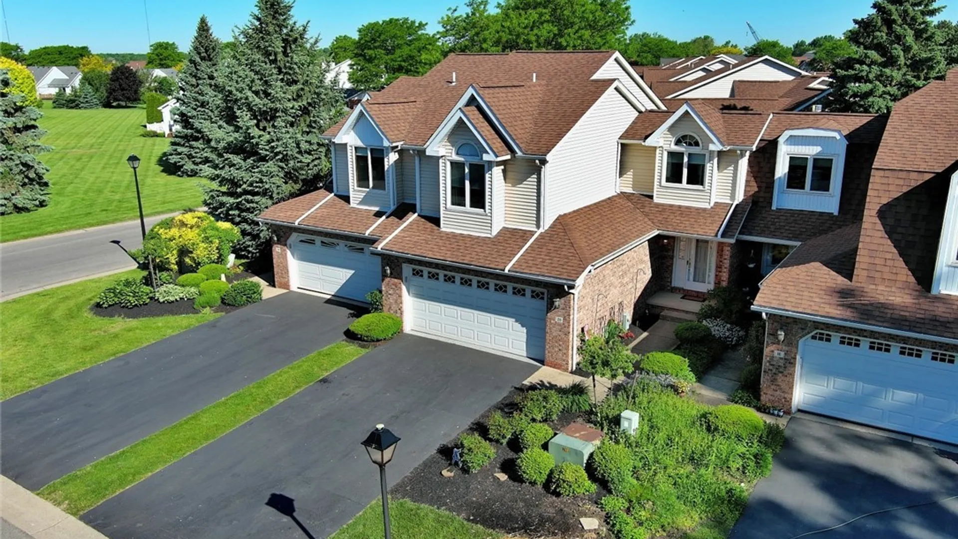Property at 20 Niagara Shore Drive, Tonawanda, NY 14150 2