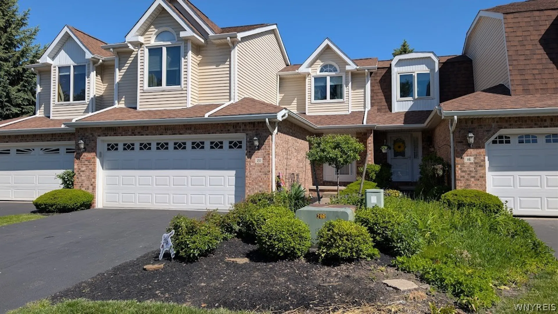 Property at 20 Niagara Shore Drive, Tonawanda, NY 14150 10