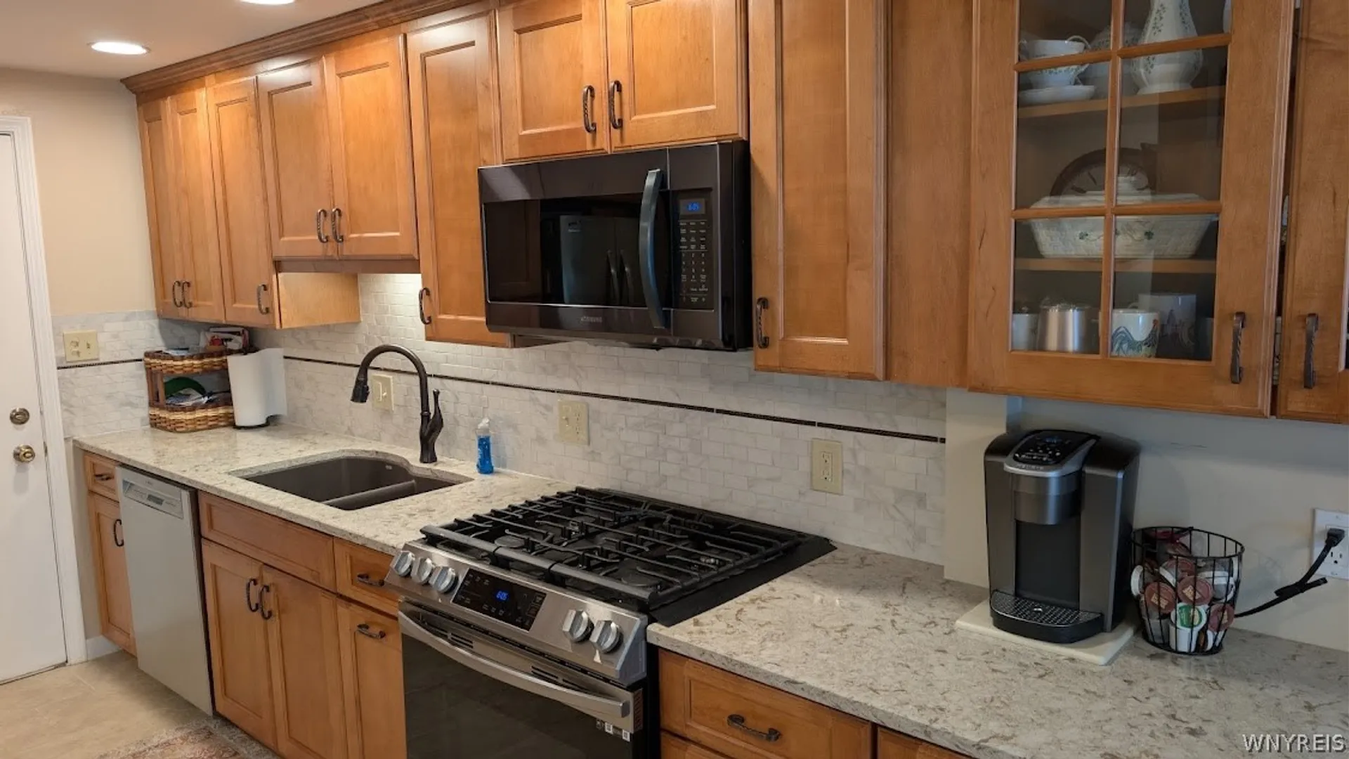 Property at 20 Niagara Shore Drive, Tonawanda, NY 14150 12
