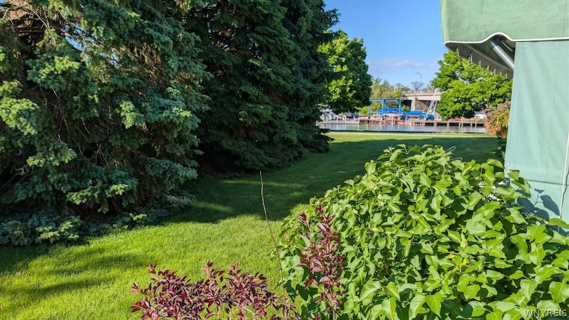 Property at 20 Niagara Shore Drive, Tonawanda, NY 14150 39