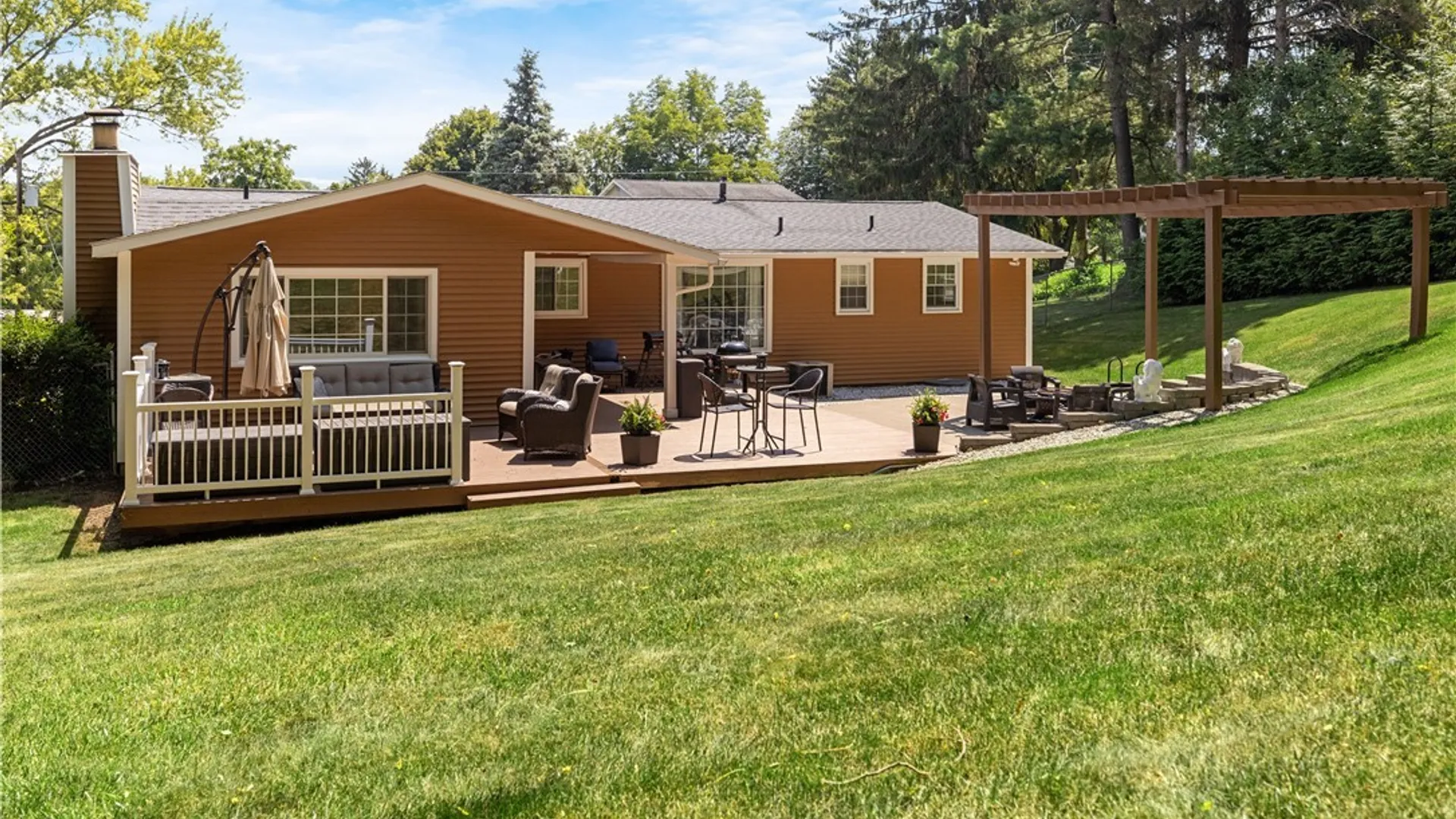 Property at 104 Ivy Lane, Camillus, NY 13219 45