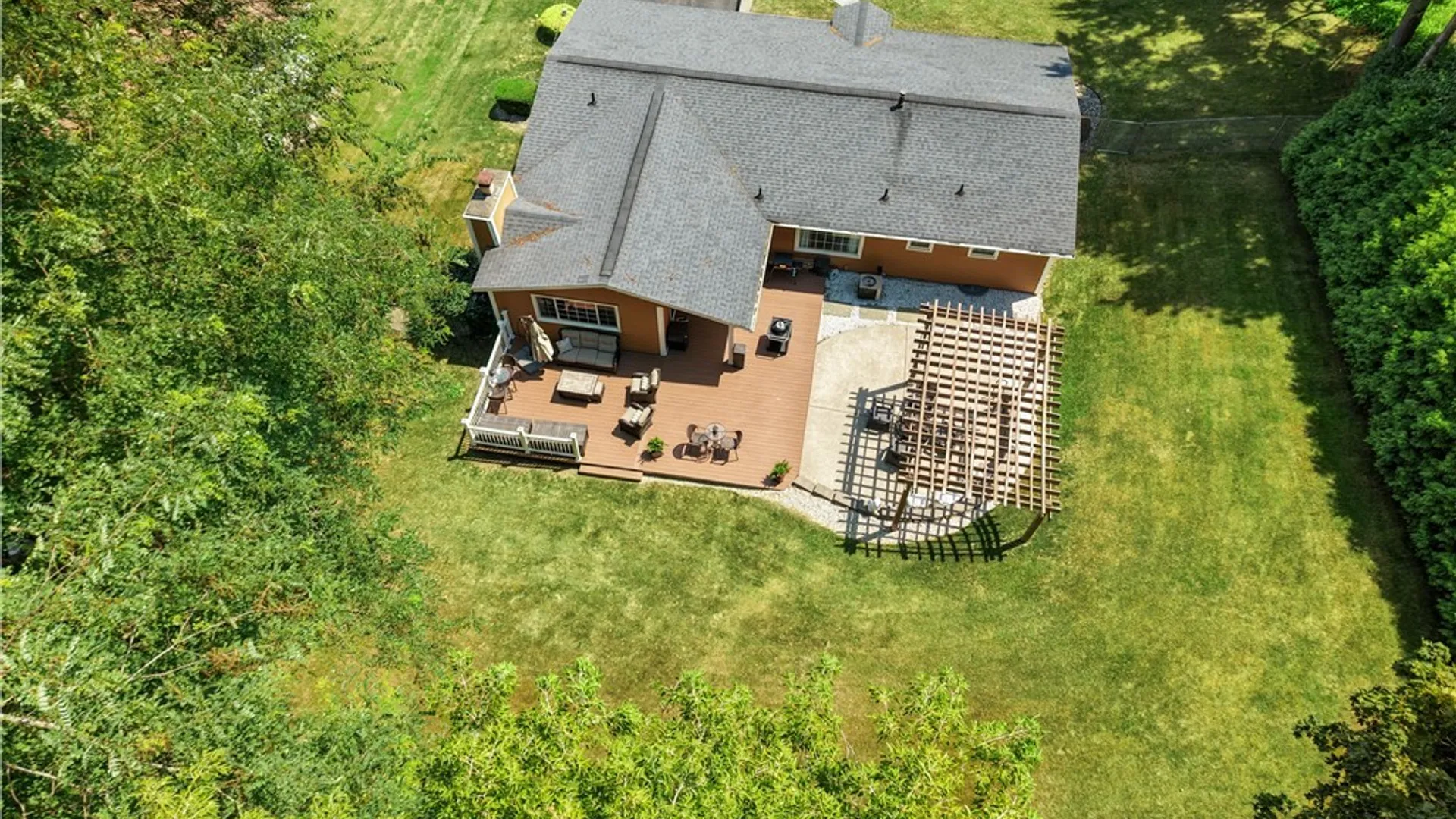 Property at 104 Ivy Lane, Camillus, NY 13219 48