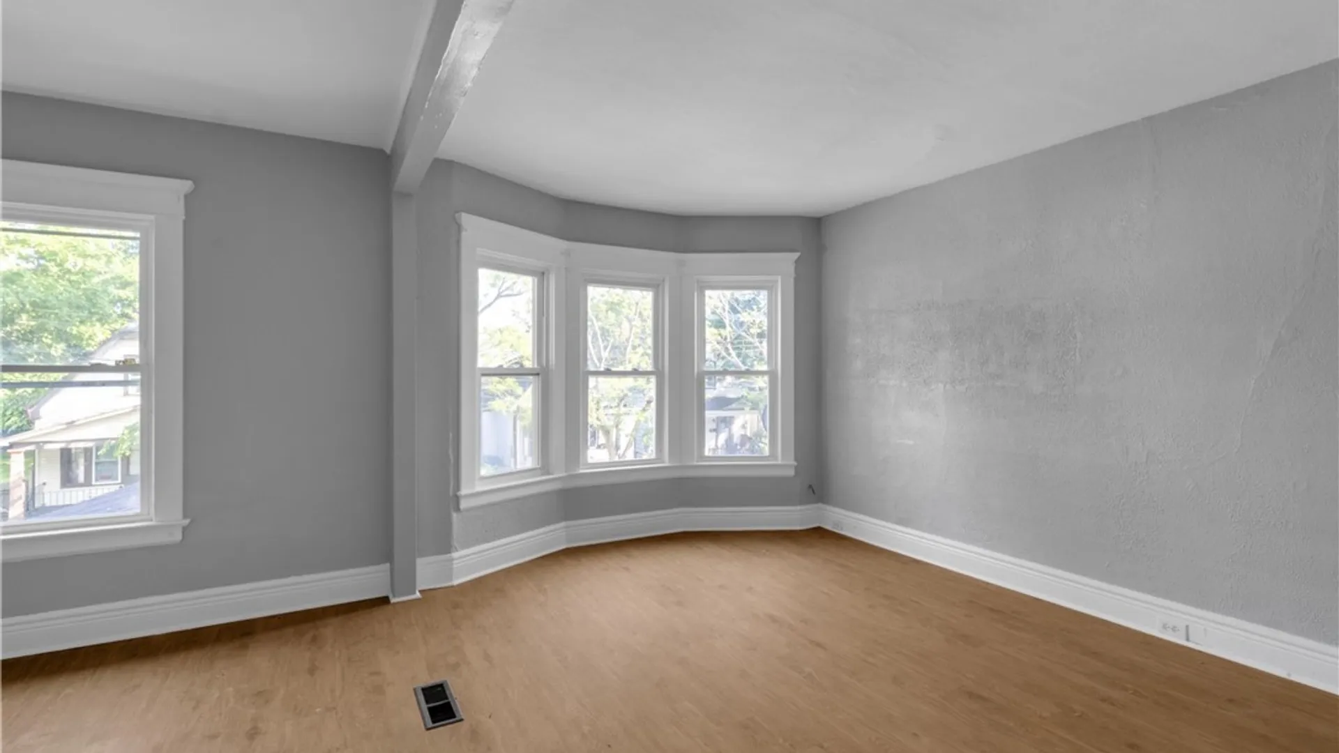 Property at 132 Royal Avenue, Buffalo, NY 14207 12