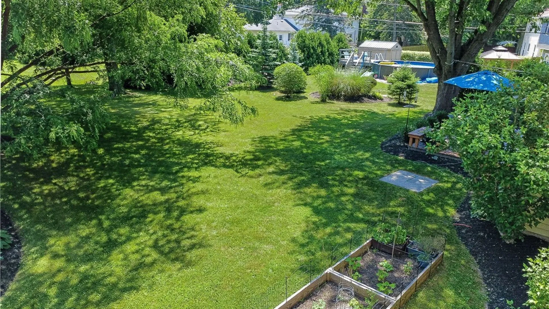 Property at 392 Hawthorne Place, Porter, NY 14174 4