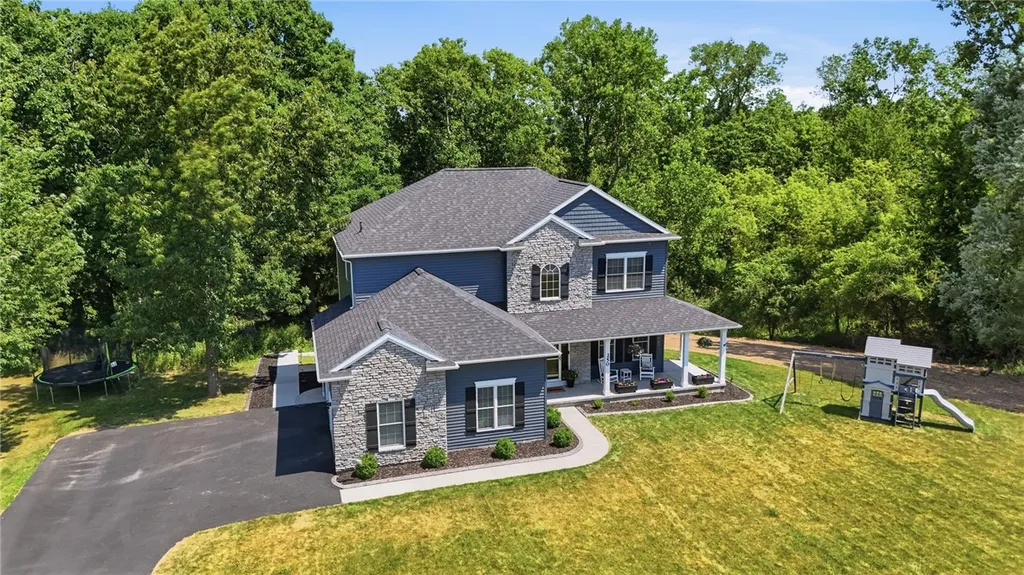 Property at 250 Commerce Dr, Avon, NY 14414