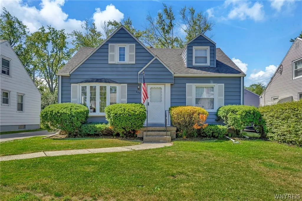 Property at 206 Wrexham Court, Tonawanda, NY 14150