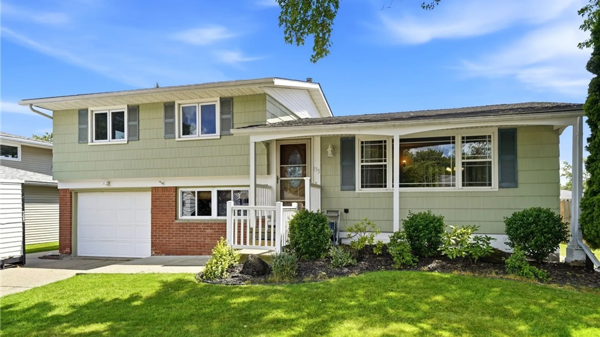 Property at 135 Millwood Drive, Tonawanda, NY 14150 2