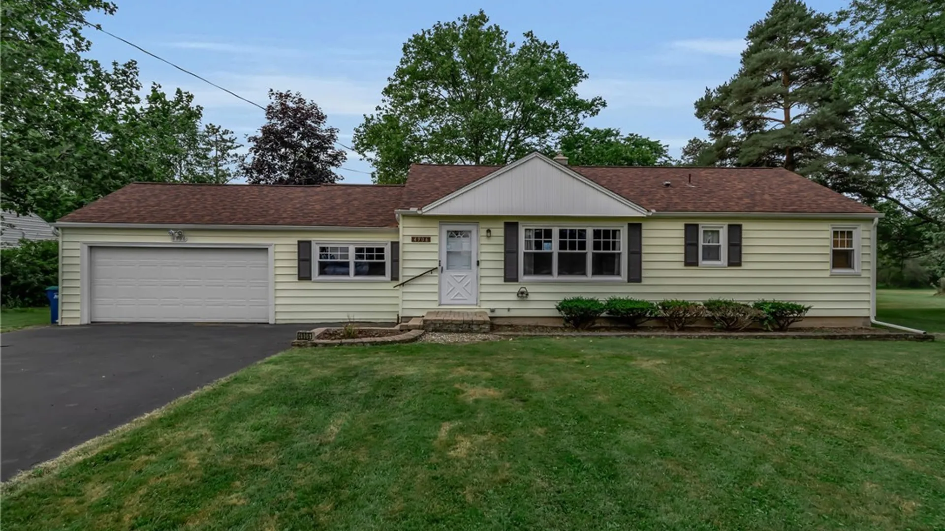 Property at 4906 Meyer Road, Pendleton, NY 14120 2