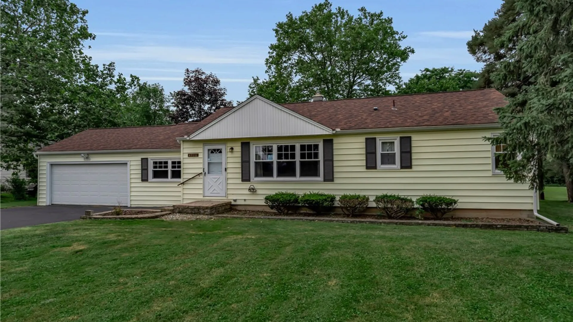 Property at 4906 Meyer Road, Pendleton, NY 14120 3