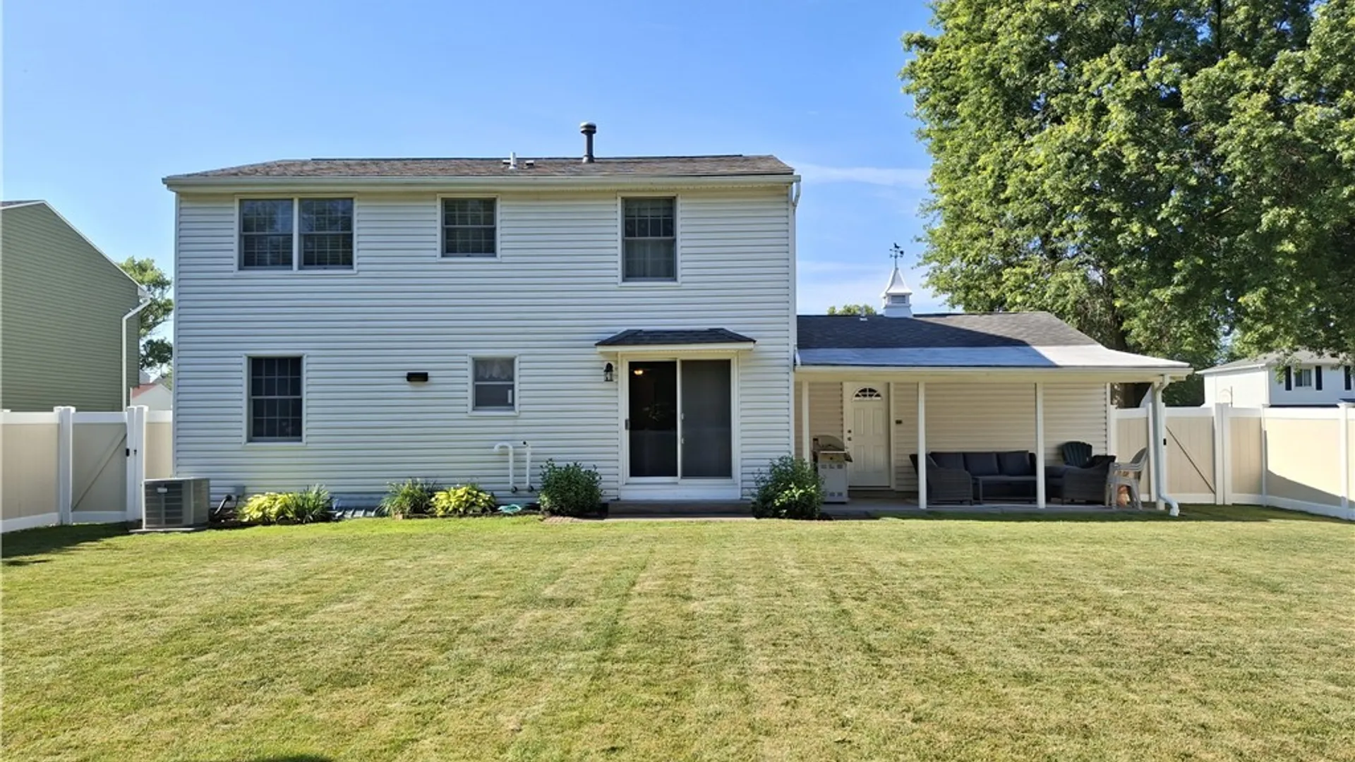 Property at 36 Southridge Drive, West Seneca, NY 14224 12