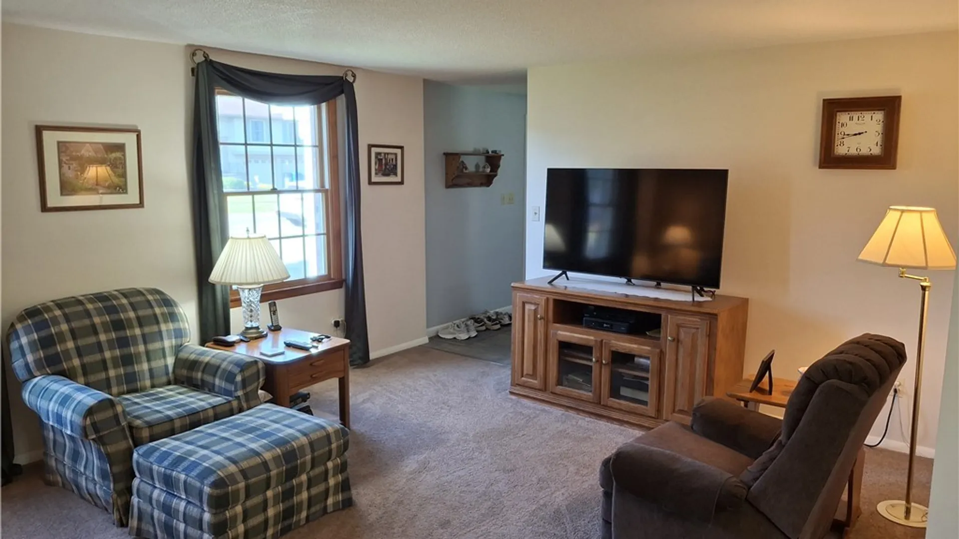 Property at 36 Southridge Drive, West Seneca, NY 14224 2