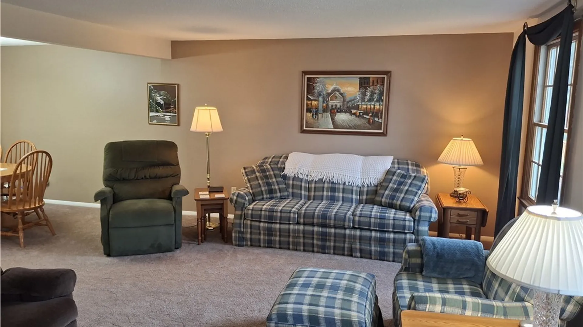 Property at 36 Southridge Drive, West Seneca, NY 14224 3
