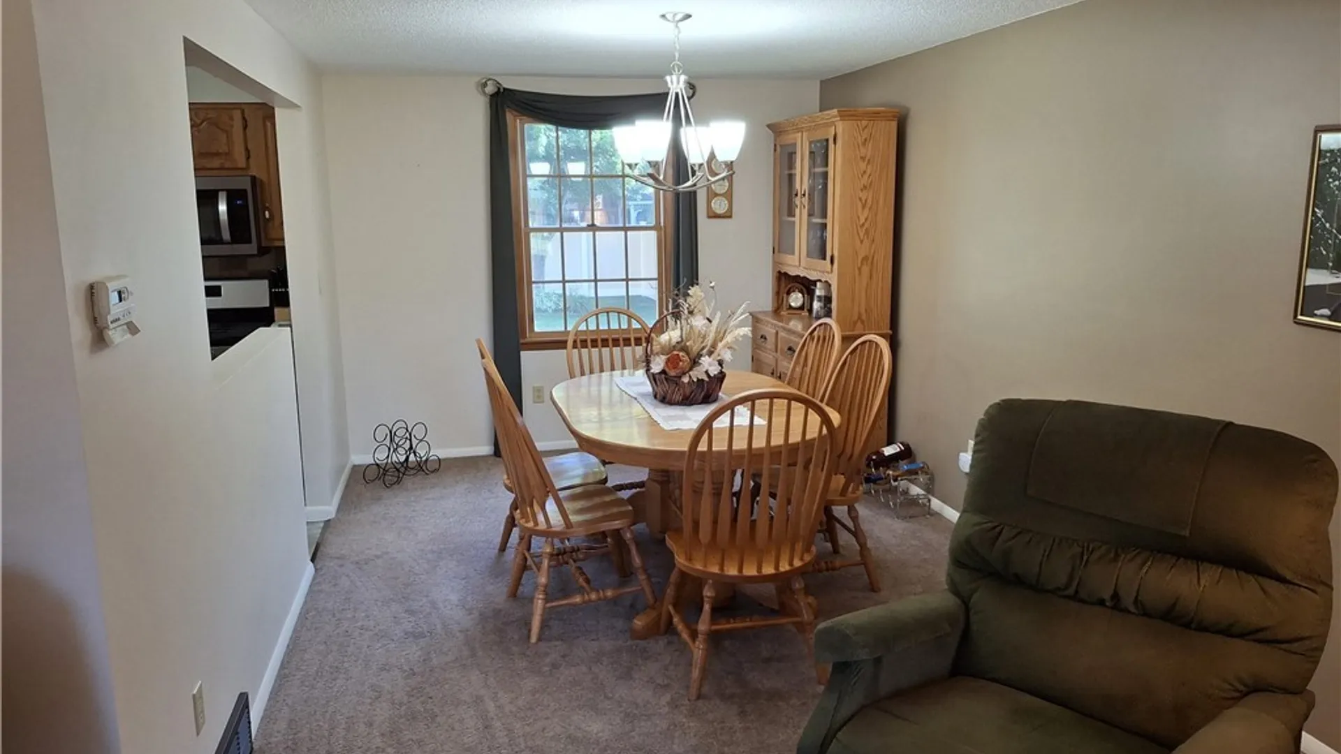 Property at 36 Southridge Drive, West Seneca, NY 14224 4