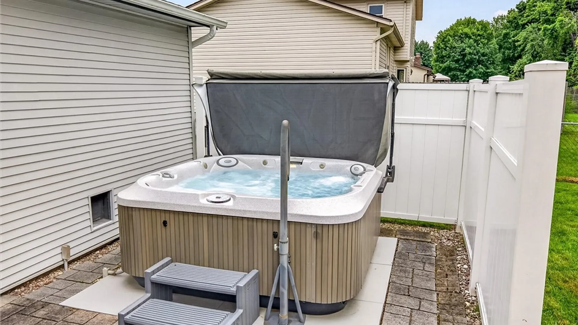 Property at 43 Fontana Lane, Greece, NY 14612 38