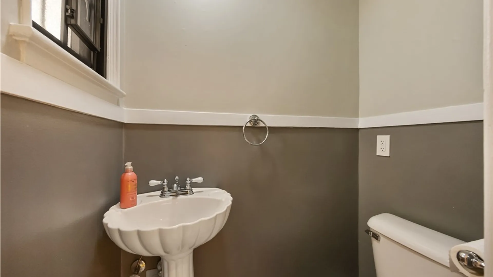 Property at 3401 James Street, Syracuse, NY 13206 16