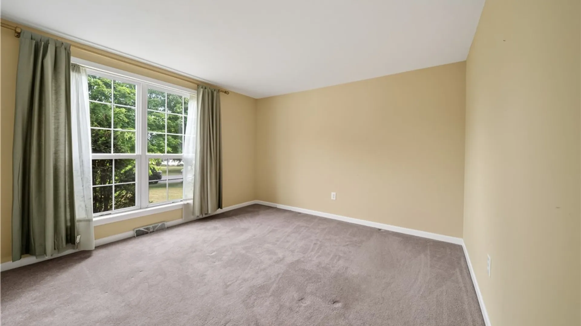 Property at 7554 Sugarwood Lane, Clay, NY 13212 14