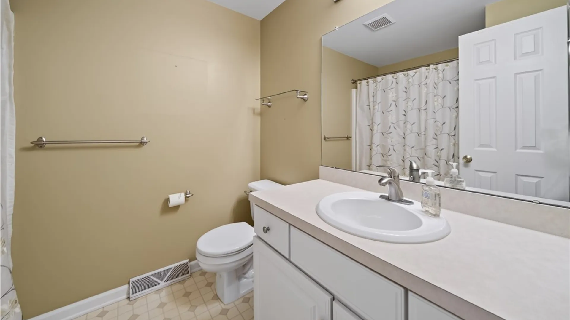 Property at 7554 Sugarwood Lane, Clay, NY 13212 20