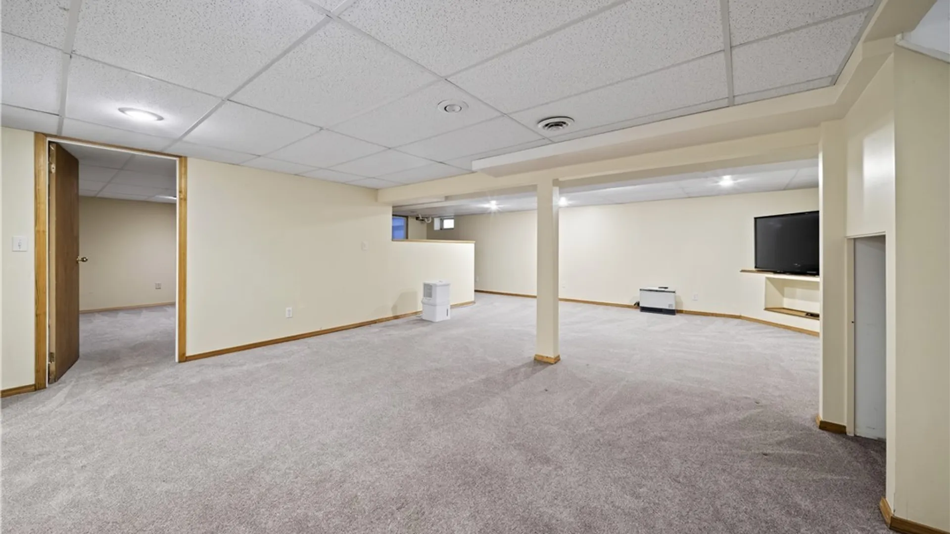 Property at 7554 Sugarwood Lane, Clay, NY 13212 28