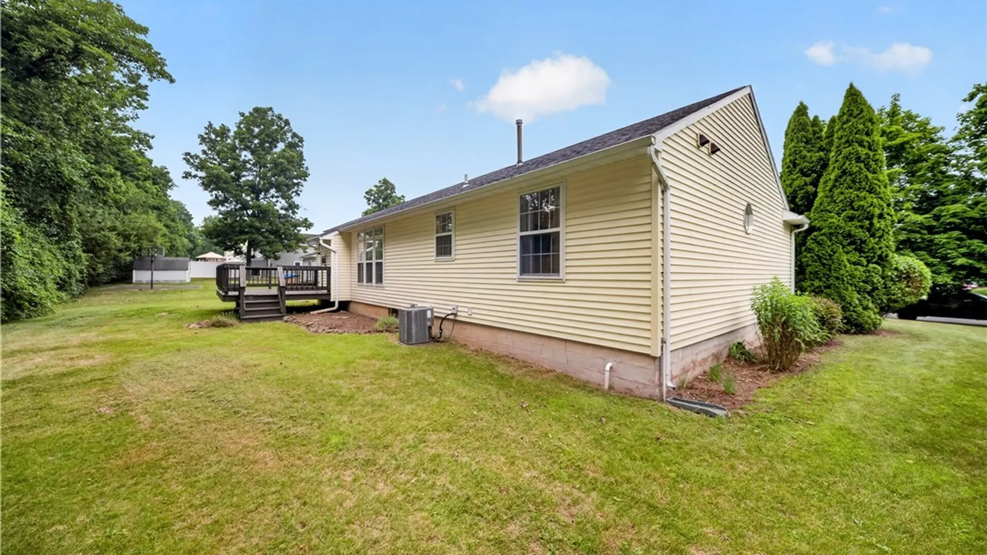 Property at 7554 Sugarwood Lane, Clay, NY 13212 43