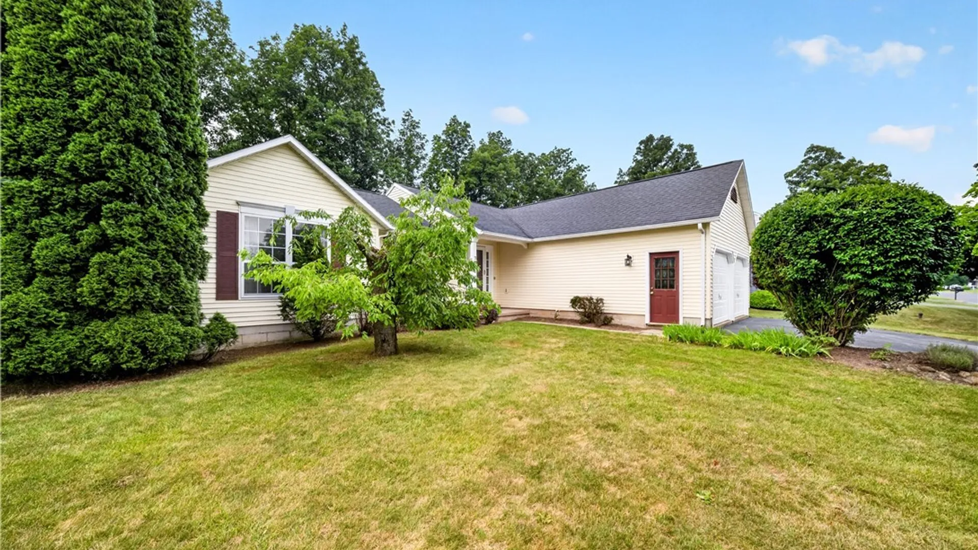 Property at 7554 Sugarwood Lane, Clay, NY 13212 46