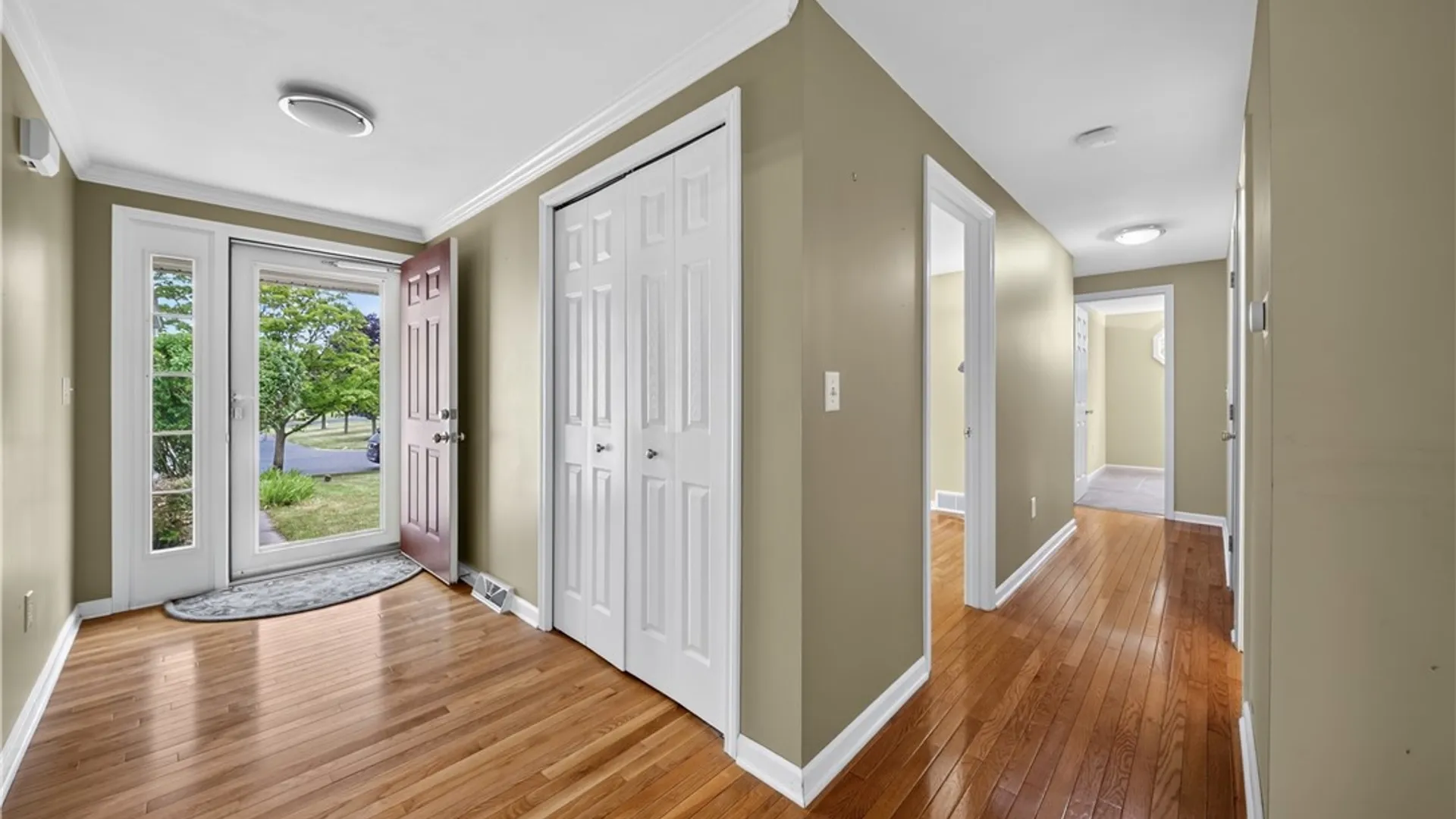 Property at 7554 Sugarwood Lane, Clay, NY 13212 5