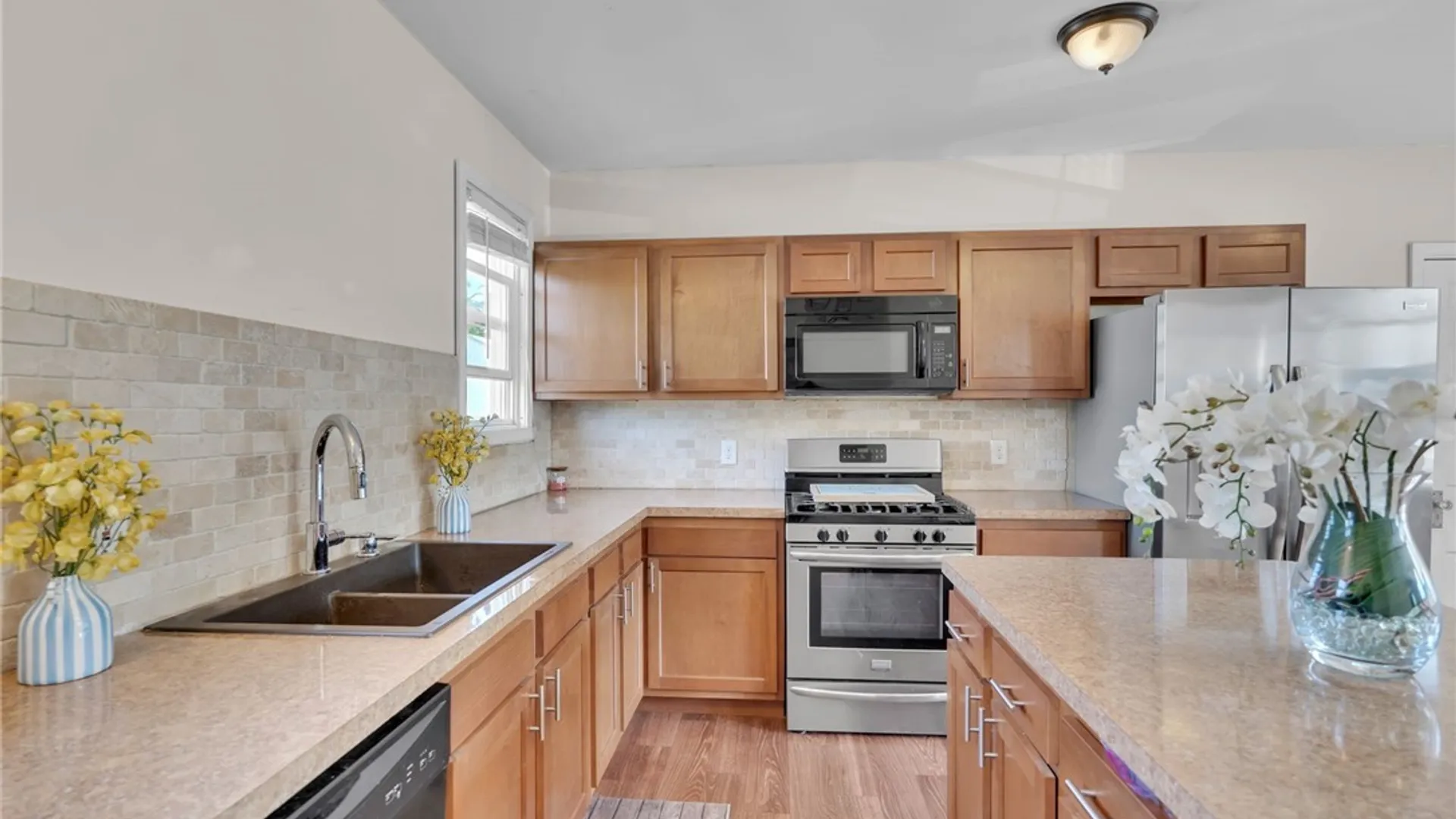 Property at 19 Little Place, Lancaster, NY 14043 17