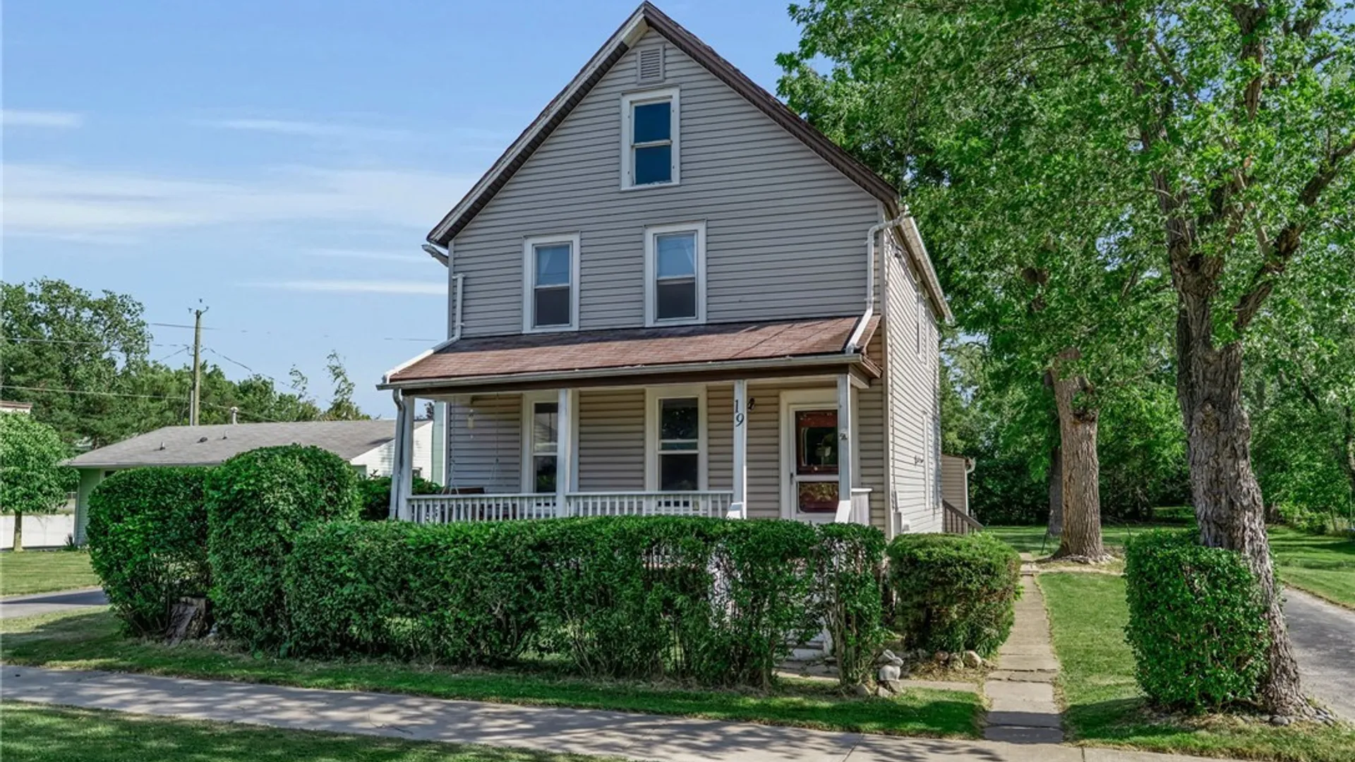 Property at 19 Little Place, Lancaster, NY 14043 2