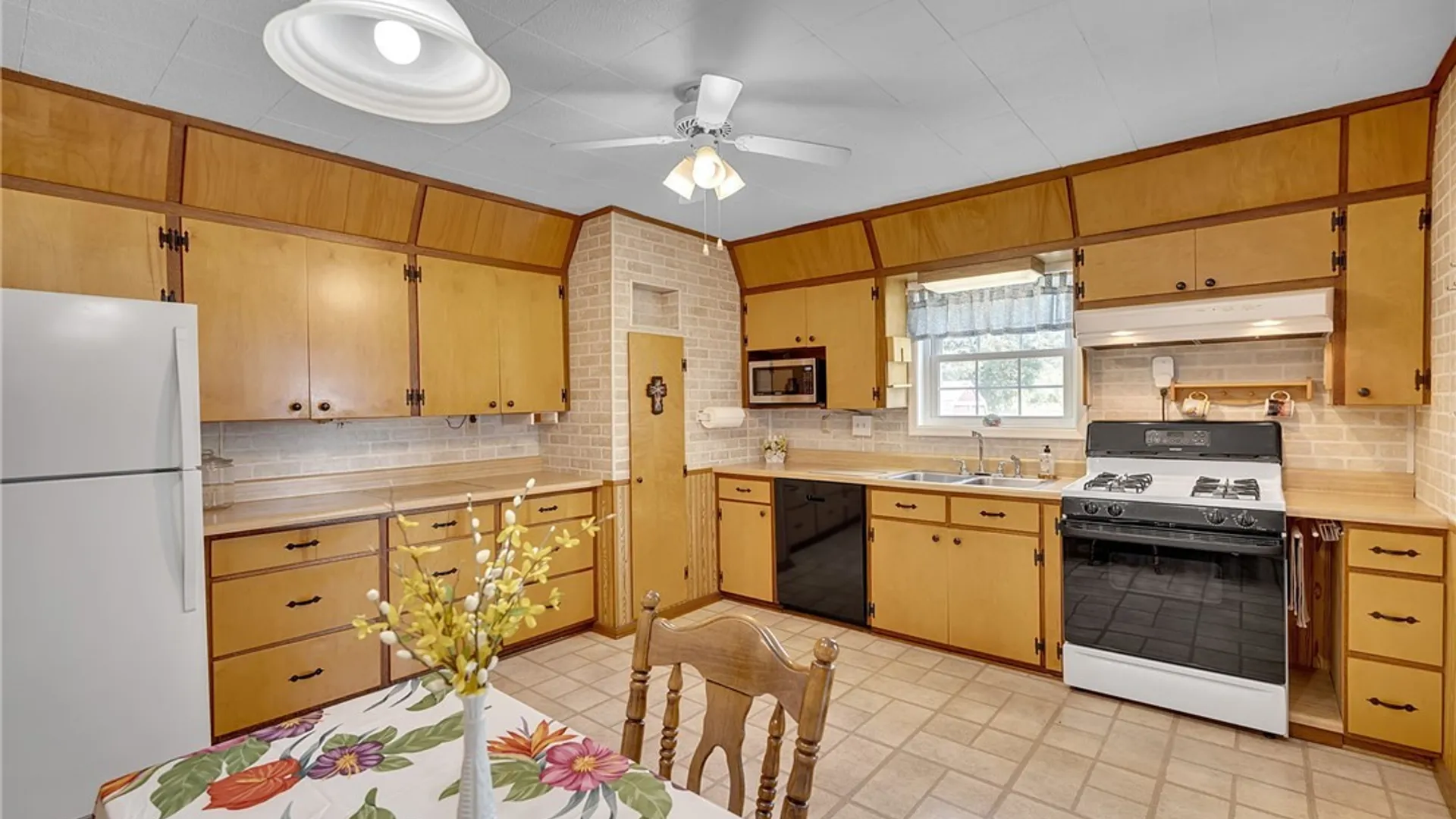 Property at 6887 Walmore Road, Wheatfield, NY 14304 11