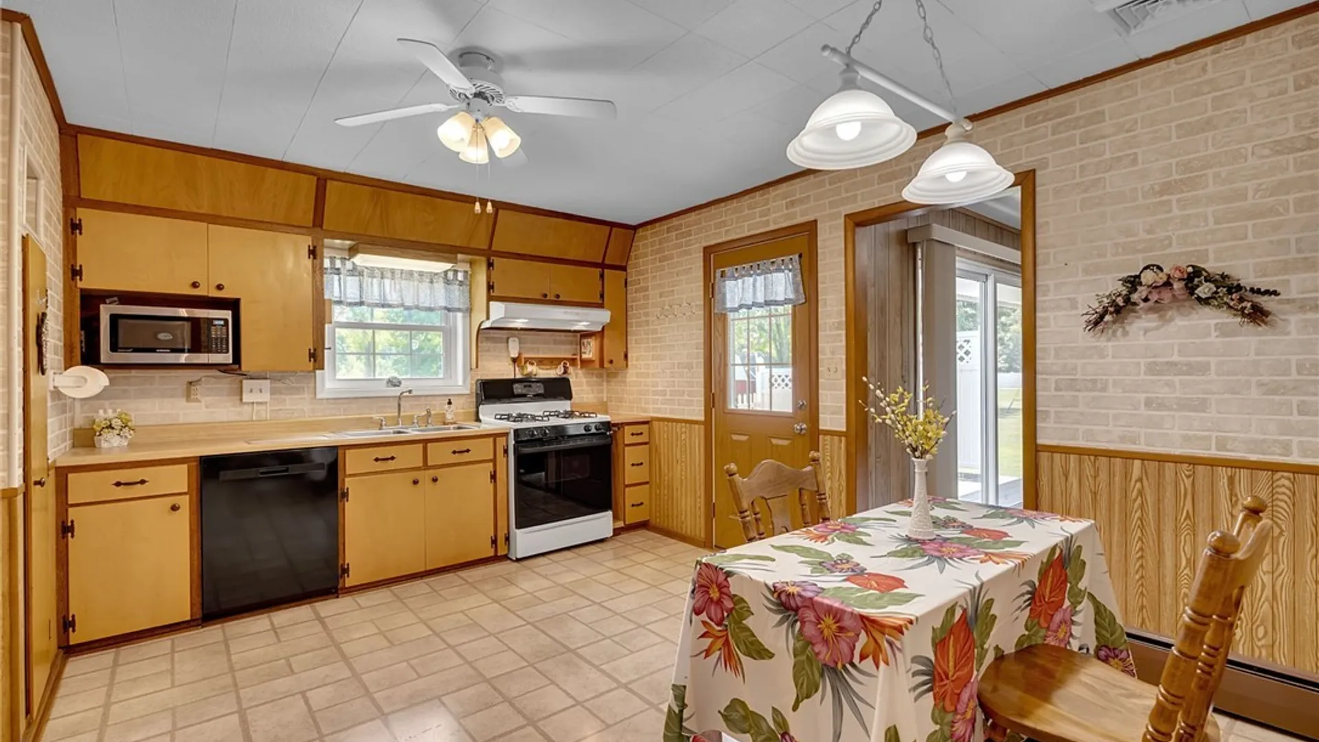 Property at 6887 Walmore Road, Wheatfield, NY 14304 14