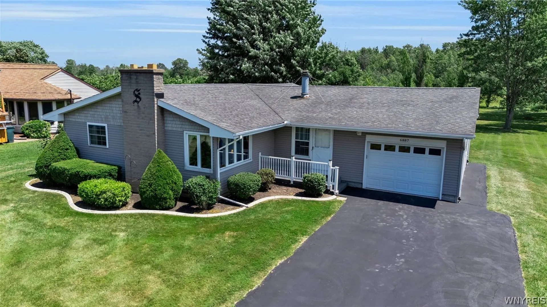 Property at 6887 Walmore Road, Wheatfield, NY 14304 2