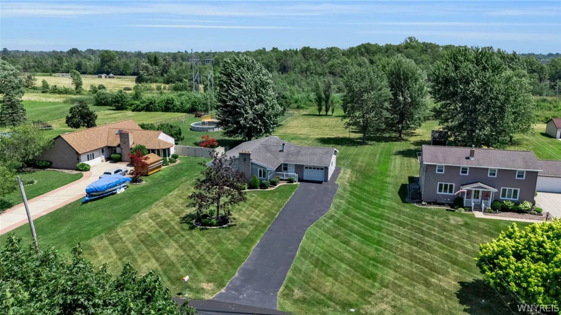 Property at 6887 Walmore Road, Wheatfield, NY 14304 3