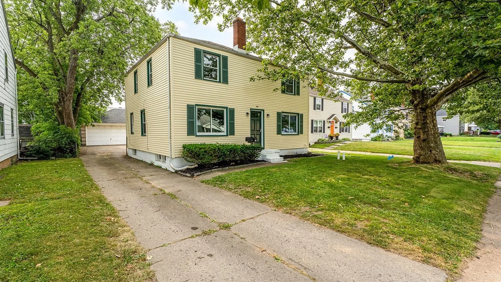 Property at 981 Beach Road, Cheektowaga, NY 14225 2