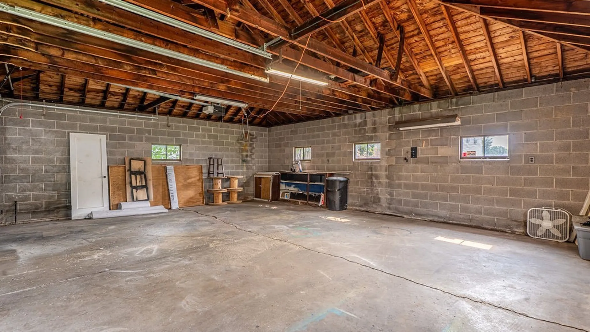 Property at 981 Beach Road, Cheektowaga, NY 14225 49