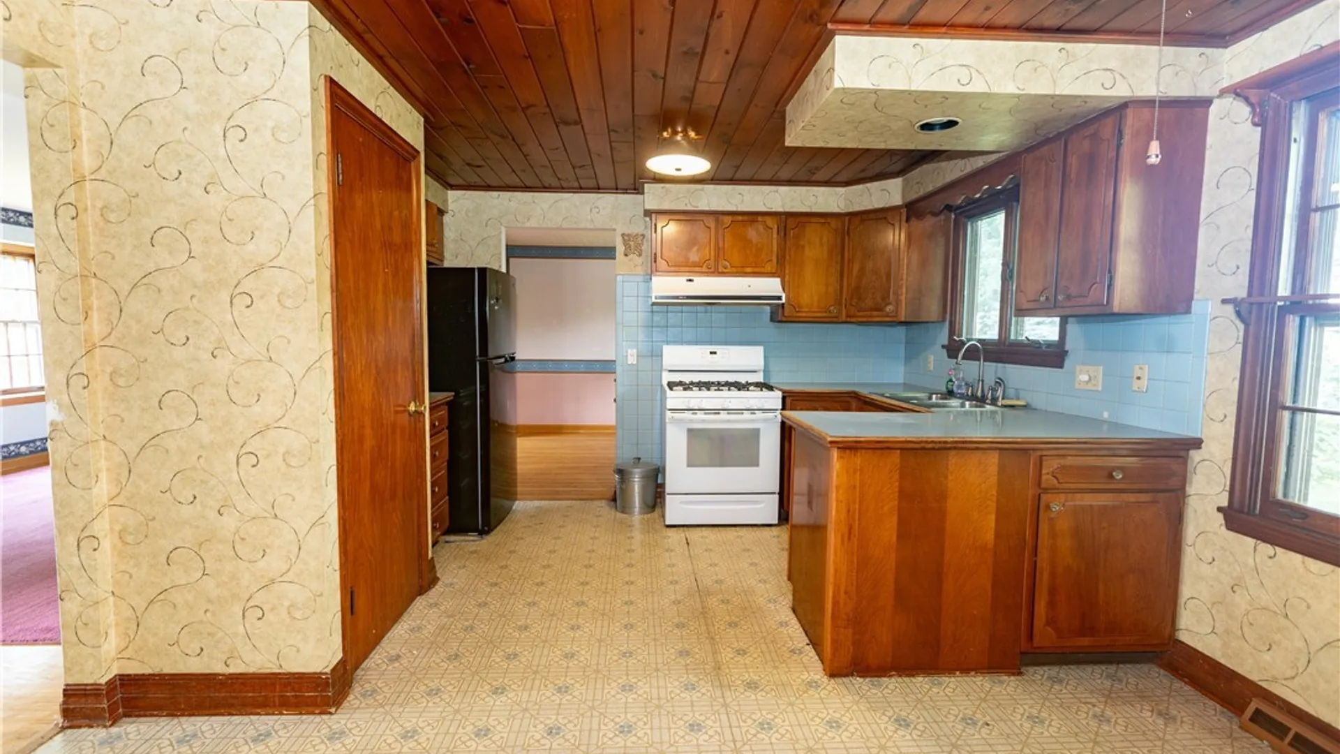 Property at 176 Rosewood Drive, West Seneca, NY 14224 6