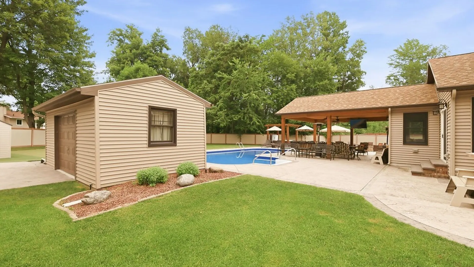 Property at 16 Orangewood Drive, Clay, NY 13090 45