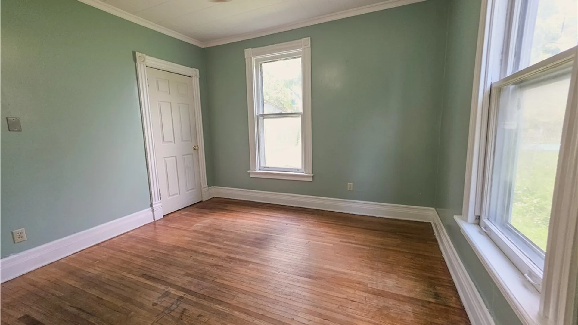 Property at 818 Ashland Avenue, Niagara Falls, NY 14301 11