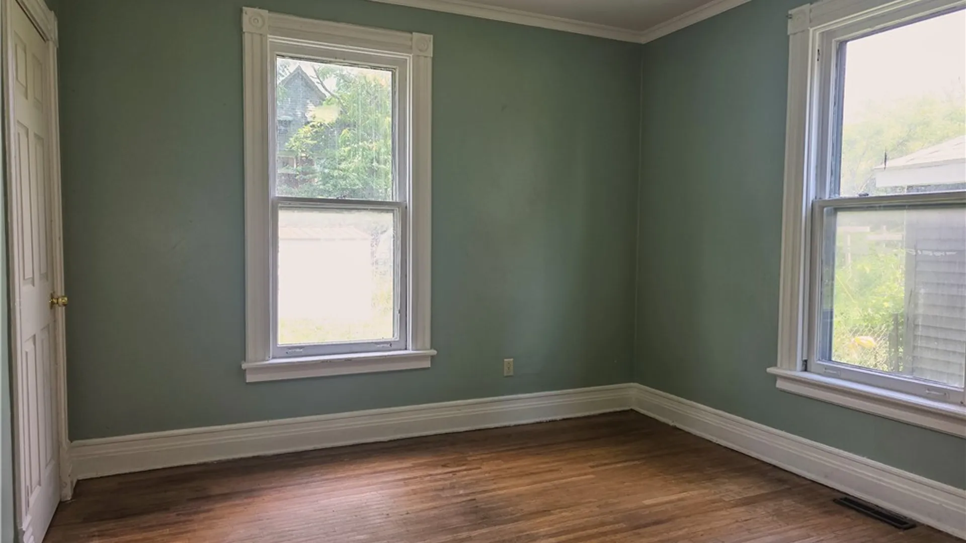 Property at 818 Ashland Avenue, Niagara Falls, NY 14301 13