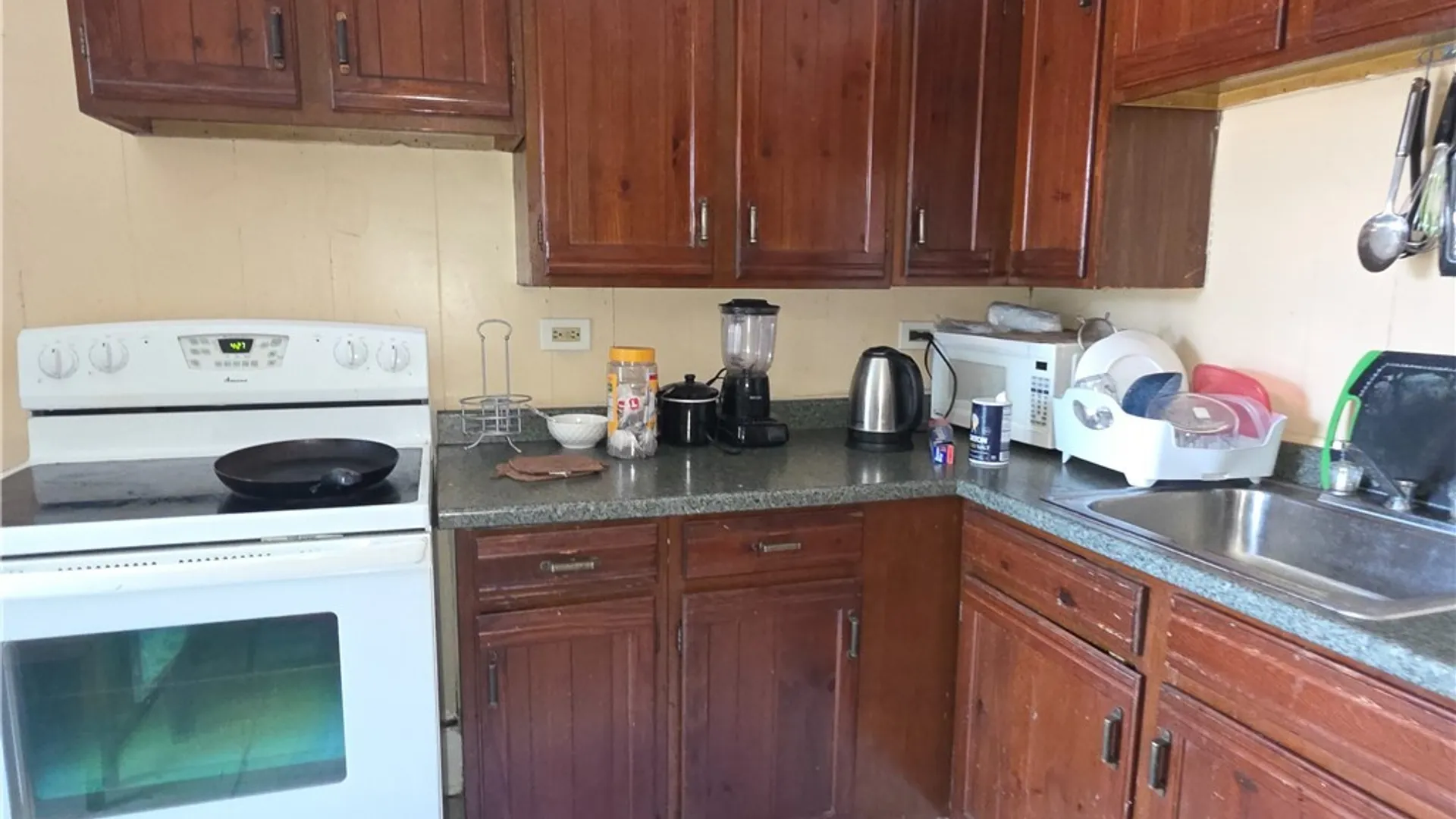 Property at 818 Ashland Avenue, Niagara Falls, NY 14301 16