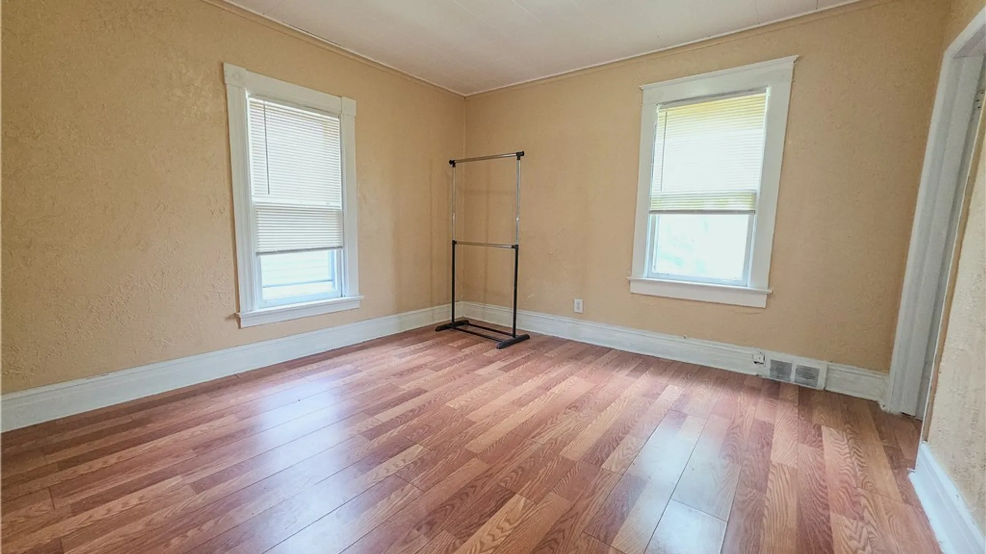 Property at 818 Ashland Avenue, Niagara Falls, NY 14301 26