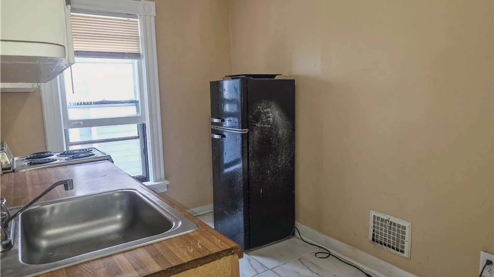 Property at 818 Ashland Avenue, Niagara Falls, NY 14301 28