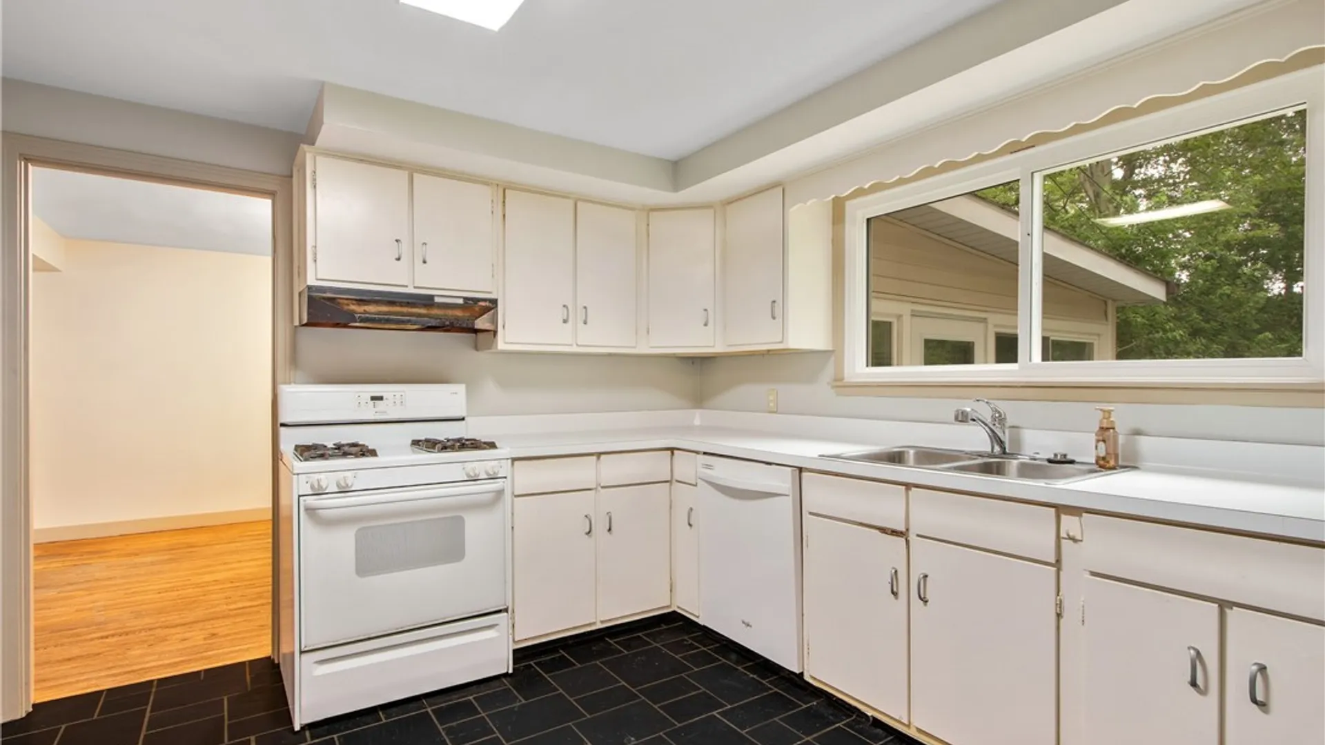 Property at 152 Bernhardt Drive, Amherst, NY 14226 9