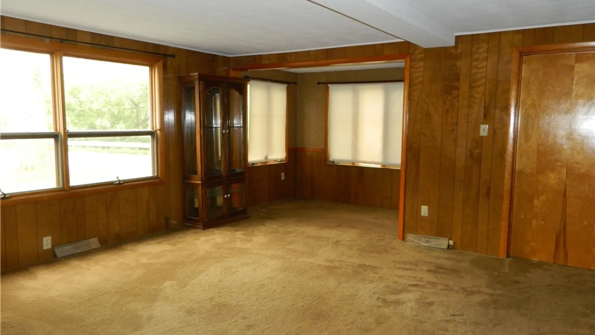 Property at 3933 Lockport Avenue, Wheatfield, NY 14120 12