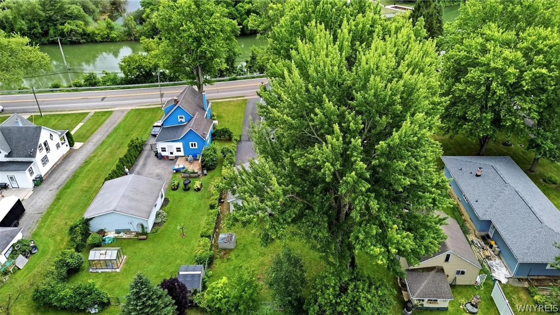 Property at 3933 Lockport Avenue, Wheatfield, NY 14120 5
