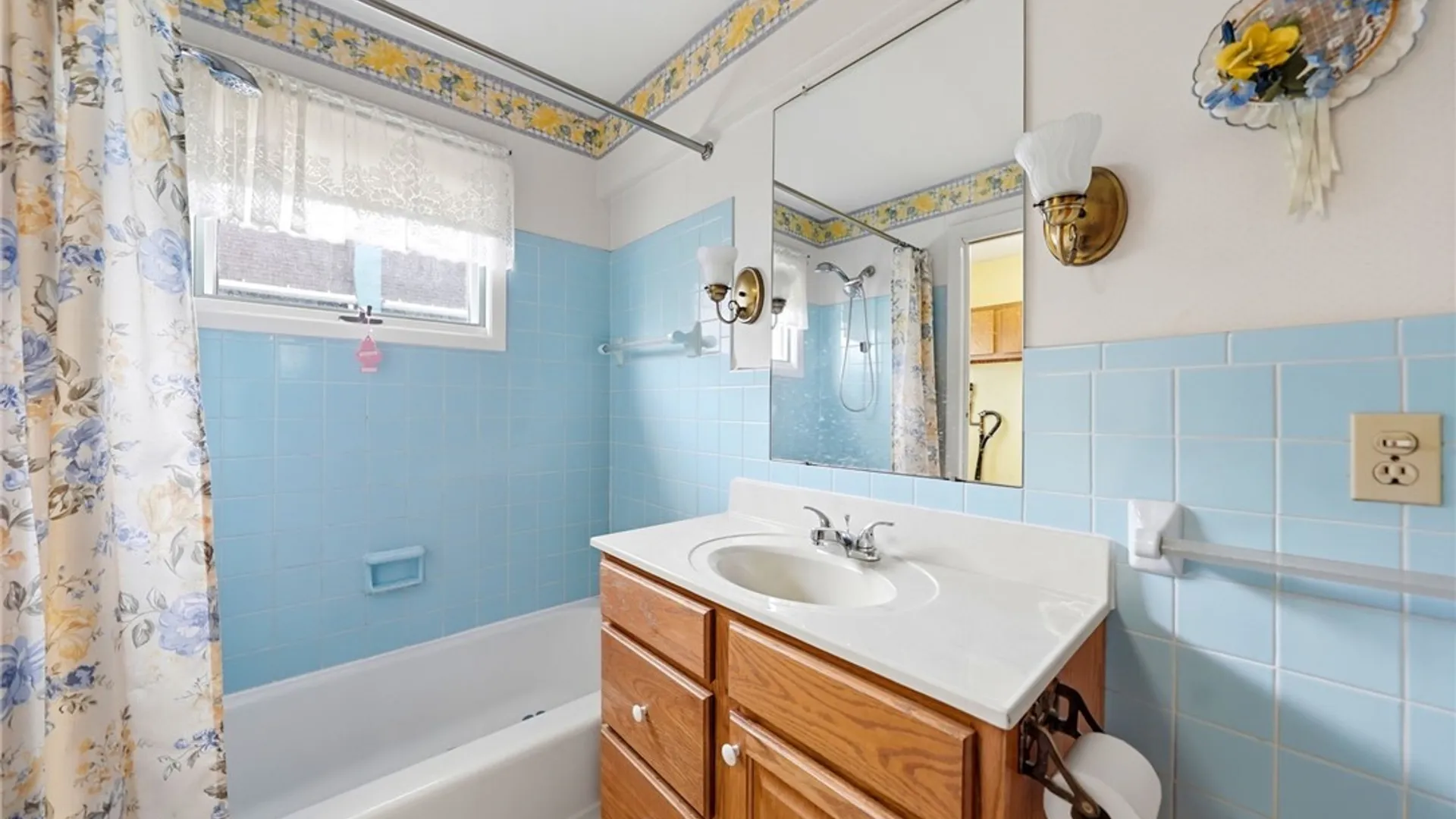 Property at 3933 Lockport Avenue, Wheatfield, NY 14120 11