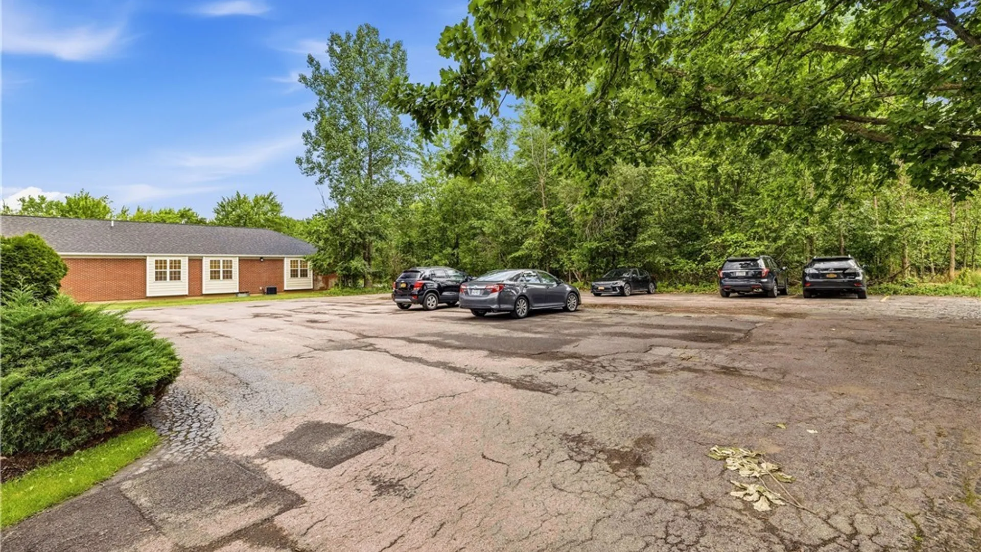 Property at 690 Davison Road, Lockport City, NY 14094 32